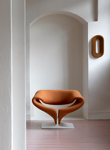 Artifort Ribbon Chair