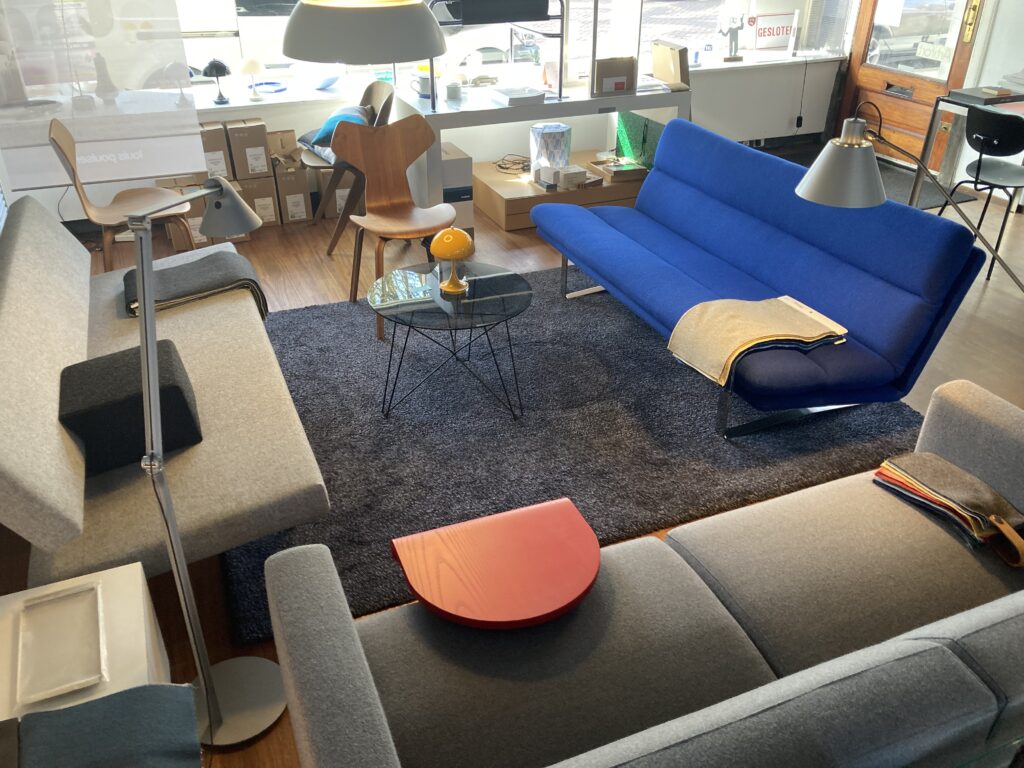 Artifort, Spectrum, Fritz Hansen, Gubbels, Martin Visser, Marebank, Koh Liang Ie, Louis Poulsen, Jan Schoonhoven.